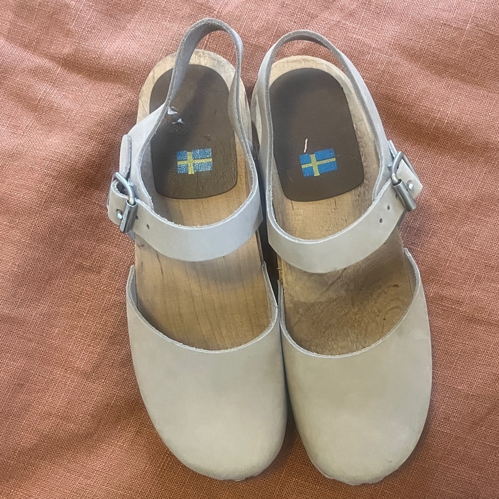 Swedish Beige Leather Clogs - Picture 2 of 5